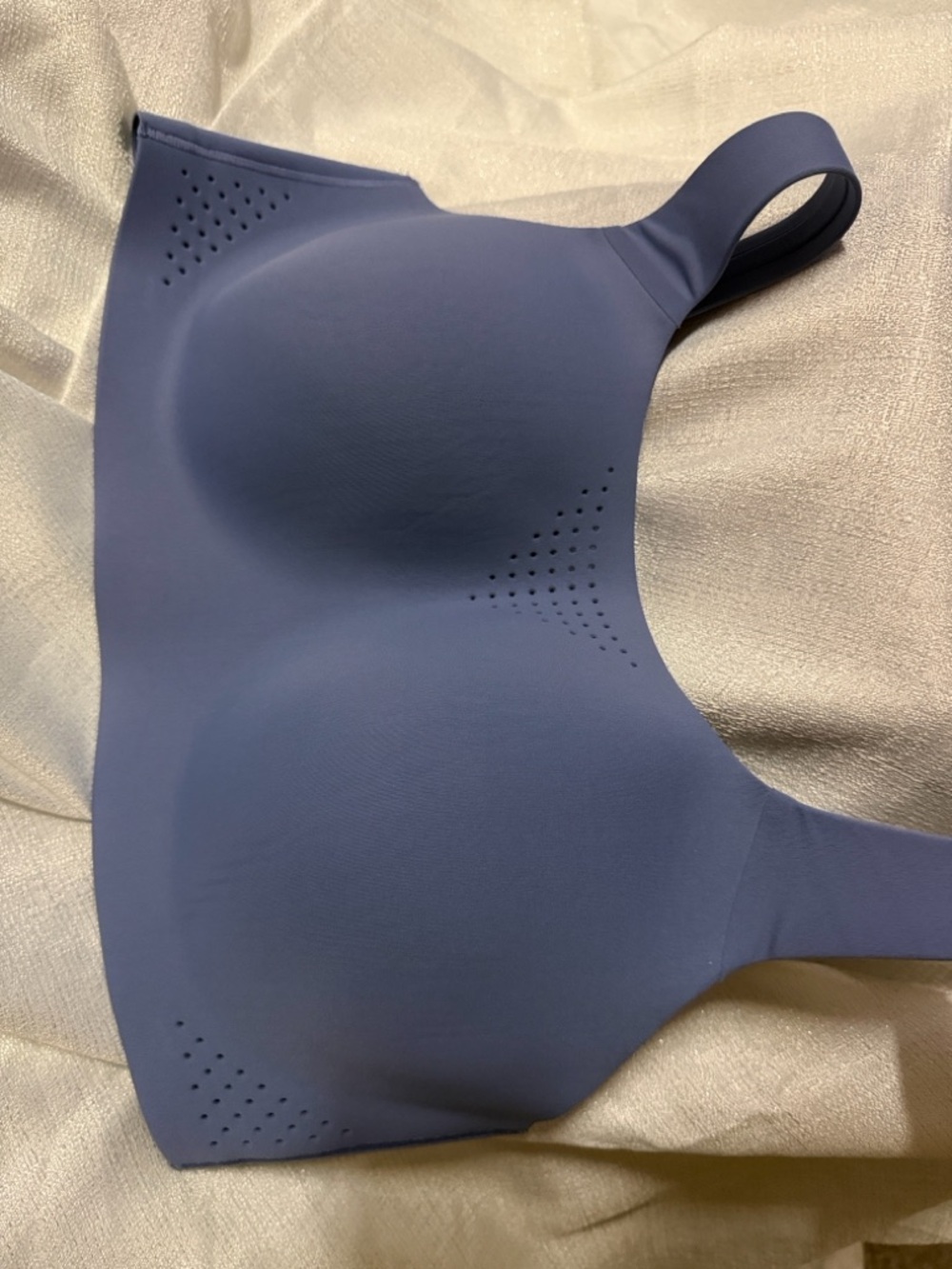 VSX Featherweight Max™ Sports Bra from Victoria's Secret. - Picture 5 of 5